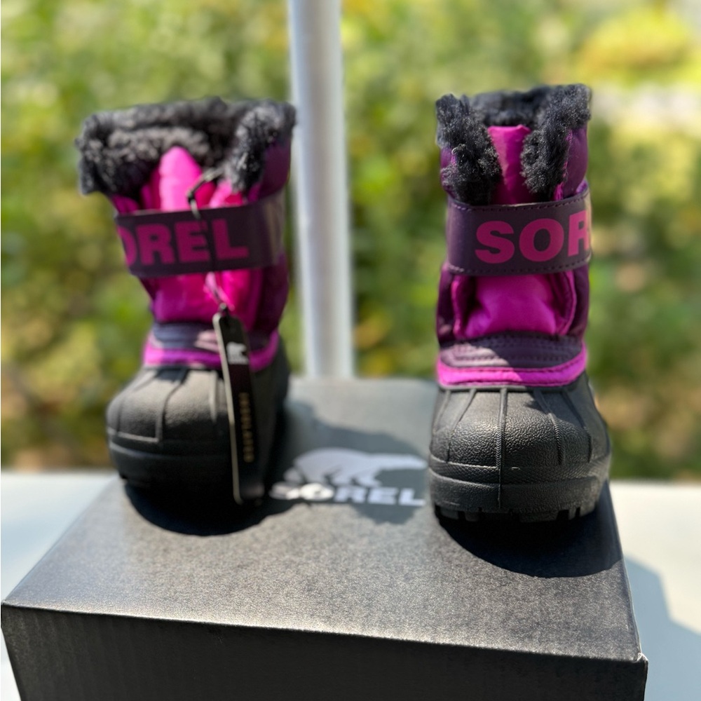 Sorel Toddler Fuchsia and Black Snow Boots